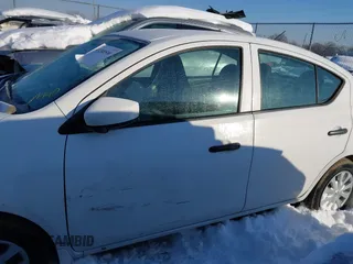 2016 Nissan Versa SV with VIN 3N1CN7AP9GL826414, listed as a IAAI auction lot 41240500 with 94,988 mi miles. Bid and sale history available at carsss.com. Image 14.