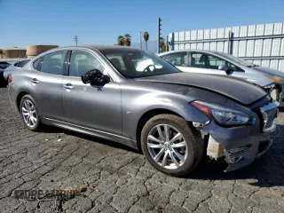 2018 Infiniti Q70 Luxe with VIN JN1BY1AR3JM220301, listed as a Copart auction lot 79569884 with 84,339 mi miles and Salvage title. Bid and sale history available at DreamBid. Image 4.