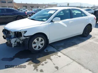 2007 Toyota Camry CE z VIN 4T1BE46K07U622980, wystawiony jako IAAI lot #42001498 z przebiegiem 100 360 mil mil oraz . Historia ofert i sprzedaży dostępna na DreamBid. Obrazek 2.
