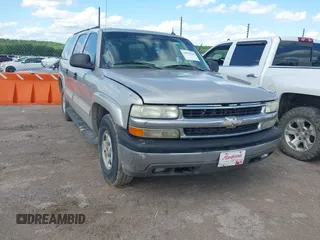 2005 Chevrolet Suburban Z71 z VIN 3GNFK16Z55G209308, wystawiony jako IAAI lot #42092398 z przebiegiem 280 746 mil mil oraz . Historia ofert i sprzedaży dostępna na DreamBid. Obrazek 1.