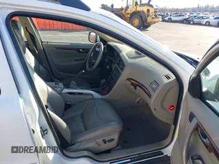 2007 Volvo XC70 with VIN YV4SZ592671266706, listed as a IAAI auction lot 41266347 with 174,191 mi miles. Bid and sale history available at carsss.com. Image 5.
