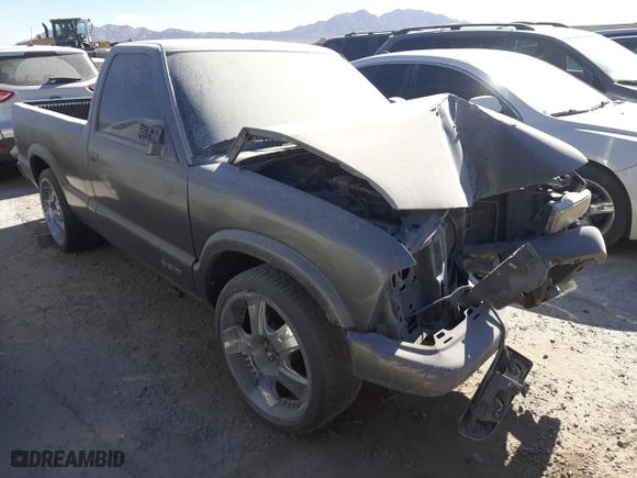 2000 Chevrolet S-10 LS with VIN 1GCCS1441YK111182, listed as a Copart auction lot 65272504 with 0 mi miles and Non Repairable. Bid and sale history available at carsss.com. Image 4.
