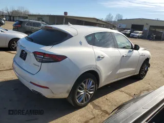 2022 Maserati Levante GT with VIN ZN661XUA3NX389376, listed as a Copart auction lot 41491404 with 21,494 mi miles. Bid and sale history available at carsss.com. Image 3.