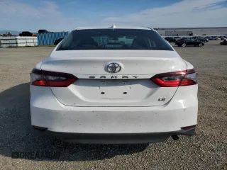 2024 Toyota Camry LE z VIN 4T1C11AK1RU257623, wystawiony jako Copart lot #50471135 z przebiegiem 8 055 mil mil oraz Szkoda całkowita • Salvage title. Historia ofert i sprzedaży dostępna na DreamBid. Obrazek 6.