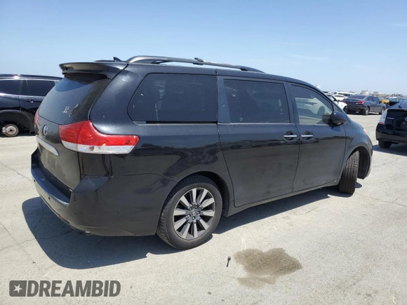 2011 Toyota Sienna XLE AAS z VIN 5TDYK3DC7BS111311, wystawiony jako Copart lot #57298675 z przebiegiem 131 597 mil mil oraz Szkoda całkowita • Salvage title. Historia ofert i sprzedaży dostępna na DreamBid. Obrazek 3.