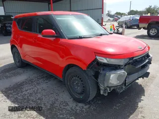 2020 Kia Soul LX with VIN KNDJ23AU5L7709679, listed as a IAAI auction lot 41761347 with 92,473 mi miles. Bid and sale history available at carsss.com. Image 1.