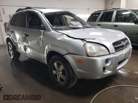 2008 Hyundai Tucson GLS with VIN KM8JM12B58U908862, listed as a Copart auction lot 76989094 with 193,033 mi miles and Salvage Title. Bid and sale history available at carsss.com. Image 4.