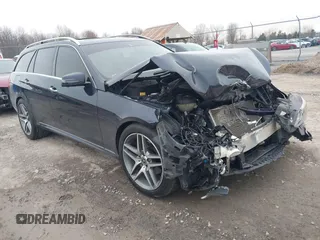 2014 Mercedes-Benz E 350 Luxury with VIN WDDHH8JB2EA886341, listed as a IAAI auction lot 42076525 with 208,933 mi miles and . Bid and sale history available at DreamBid. Image 1.