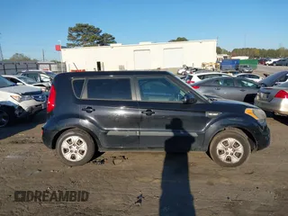 2012 Kia Soul with VIN KNDJT2A5XC7477841, listed as a IAAI auction lot 41882250 with 175,236 mi miles. Bid and sale history available at carsss.com. Image 12.