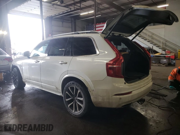 2019 Volvo XC90 Momentum with VIN YV4A22PK9K1435126, listed as a Copart auction lot 44033105 with 157,421 mi miles and Salvage Title. Bid and sale history available at carsss.com. Image 2.