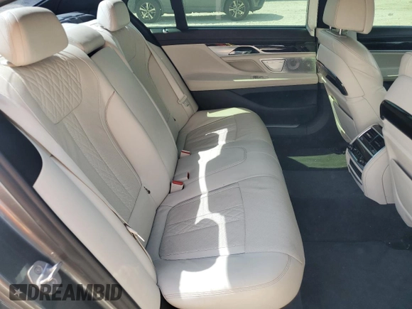 2019 BMW 7 Series 750i with VIN WBA7F0C53KGM24364, listed as a Copart auction lot 53947725 with 71,022 mi miles and Salvage Title. Bid and sale history available at carsss.com. Image 10.