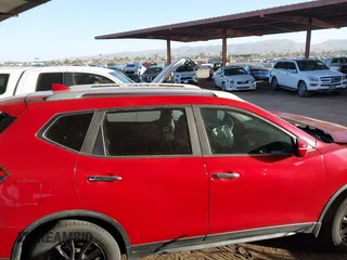 2017 Nissan Rogue SL with VIN JN8AT2MVXHW265390, listed as a IAAI auction lot 41563146 with 104,640 mi miles. Bid and sale history available at carsss.com. Image 13.