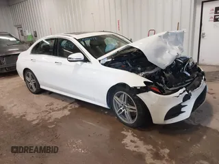 2017 Mercedes-Benz E-Class E 300 Luxury with VIN WDDZF4KB3HA233328, listed as a IAAI auction lot 41656478 with 77,509 mi miles. Bid and sale history available at carsss.com. Image 1.
