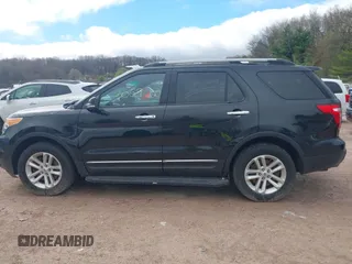 2014 Ford Explorer XLT with VIN 1FM5K8D8XEGB33891, listed as a IAAI auction lot 42143059 with 180,255 mi miles and . Bid and sale history available at carsss.com. Image 14.