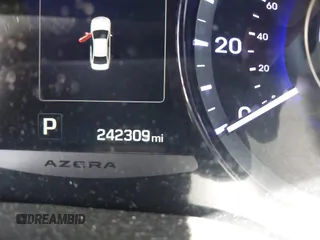 2015 Hyundai Azera Limited with VIN KMHFH4JGXFA467625, listed as a IAAI auction lot 42222067 with 242,309 mi miles and . Bid and sale history available at carsss.com. Image 7.