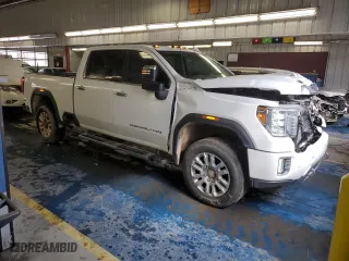 2020 GMC Sierra 2500HD Denali with VIN 1GT49REY1LF122894, listed as a Copart auction lot 45106775 with 205,628 mi miles and Salvage Title. Bid and sale history available at carsss.com. Image 4.