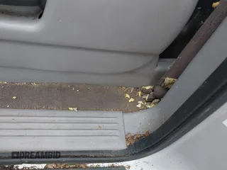 2003 Ford Windstar LX z VIN 2FMZA51403BA84354, wystawiony jako IAAI lot #42246045 z przebiegiem Nie podano mil oraz . Historia ofert i sprzedaży dostępna na DreamBid. Obrazek 13.