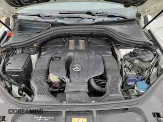 2015 Mercedes-Benz GL-Class GL 450 with VIN 4JGDF6EE2FA517080, listed as a IAAI auction lot 41640032 with 136,625 mi miles. Bid and sale history available at carsss.com. Image 10.