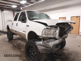 2000 Ford Super Duty F-250 XL with VIN 1FTNW21F4YEA61563, listed as a IAAI auction lot 41334848 with 221,464 mi miles. Bid and sale history available at carsss.com. Image 1.