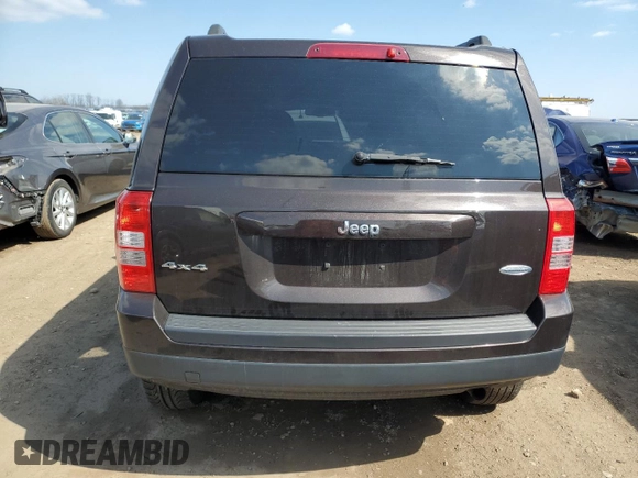 2014 Jeep Patriot Latitude z VIN 1C4NJRFB7ED709055, wystawiony jako Copart lot #52154995 z przebiegiem 136 332 mil mil oraz Szkoda całkowita • Salvage title. Historia ofert i sprzedaży dostępna na DreamBid. Obrazek 6.