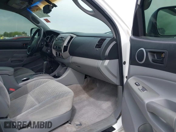 2009 Toyota Tacoma PreRunner with VIN 3TMJU62N49M076433, listed as a IAAI auction lot 41902369 with 164,827 mi miles. Bid and sale history available at carsss.com. Image 5.