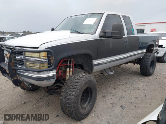 1997 Chevrolet Silverado 1500 with VIN 1GCEK19R0VE270671, listed as a IAAI auction lot 41848768 with 211,030 mi miles and . Bid and sale history available at DreamBid. Image 2.