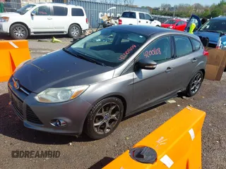 2014 Ford Focus SE with VIN 1FADP3K25EL305342, listed as a IAAI auction lot 42001108 with 150,672 mi miles. Bid and sale history available at carsss.com. Image 2.
