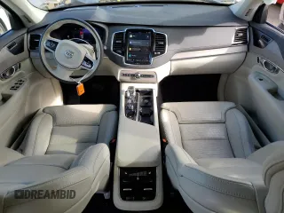 2023 Volvo XC90 Ultimate Bright Theme with VIN YV4H60CA8P1918117, listed as a Copart auction lot 81388674 with 27,036 mi miles and Salvage title. Bid and sale history available at DreamBid. Image 8.