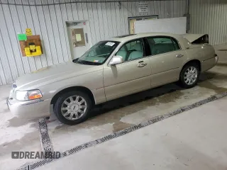 2007 Lincoln Town Car Signature Limited z VIN 1LNHM82V17Y601164, wystawiony jako Copart lot #58026565 z przebiegiem 76 486 mil mil oraz Szkoda całkowita • Salvage title. Historia ofert i sprzedaży dostępna na DreamBid. Obrazek 1.