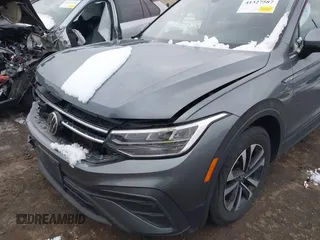 2022 Volkswagen Tiguan S with VIN 3VV0B7AX9NM032305, listed as a IAAI auction lot 41327587 with 49,524 mi miles. Bid and sale history available at carsss.com. Image 6.