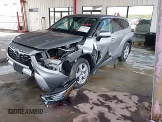 2021 Toyota Highlander L z VIN 5TDCZRBH9MS543232, wystawiony jako IAAI lot #41869895 z przebiegiem 41 031 mil mil oraz . Historia ofert i sprzedaży dostępna na DreamBid. Obrazek 2.