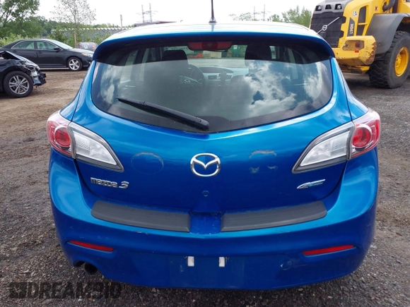 2012 Mazda 3 i Touring z VIN JM1BL1L85C1661934, wystawiony jako IAAI lot #42746228 z przebiegiem 165 386 mil mil oraz . Historia ofert i sprzedaży dostępna na DreamBid. Obrazek 12.