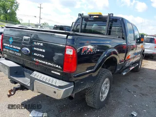 2016 Ford F-250 Lariat z VIN 1FT7W2B60GEB90776, wystawiony jako IAAI lot #42238682 z przebiegiem 234 089 mil mil oraz . Historia ofert i sprzedaży dostępna na DreamBid. Obrazek 4.