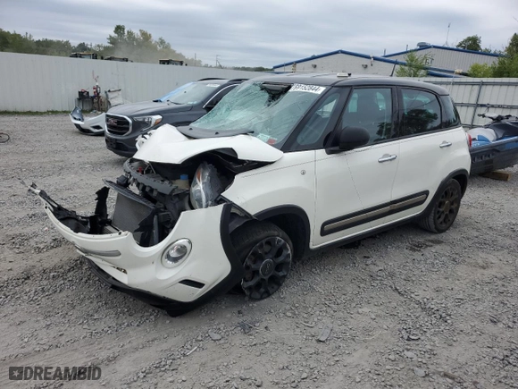 2015 FIAT 500L Urbana Trekking with VIN ZFBCFADH1FZ032934, listed as a Copart auction lot 69152844 with 0 mi miles and Salvage Title. Bid and sale history available at carsss.com. Image 1.