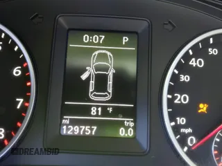 2013 Volkswagen Tiguan SE z VIN WVGBV7AX2DW006816, wystawiony jako IAAI lot #41702820 z przebiegiem 129 757 mil mil oraz . Historia ofert i sprzedaży dostępna na DreamBid. Obrazek 7.