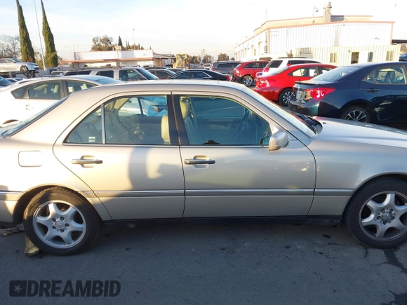 1995 Mercedes-Benz C with VIN WDBHA28E2SF191740, listed as a IAAI auction lot 41172625 with 331,540 mi miles. Bid and sale history available at carsss.com. Image 13.