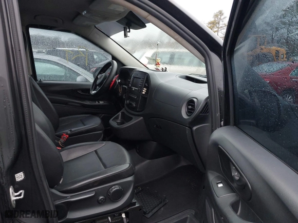 2019 Mercedes-Benz Metris Passenger Van with VIN WD4PG2EE1K3519009, listed as a IAAI auction lot 41437625 with 999,999 mi miles. Bid and sale history available at carsss.com. Image 5.