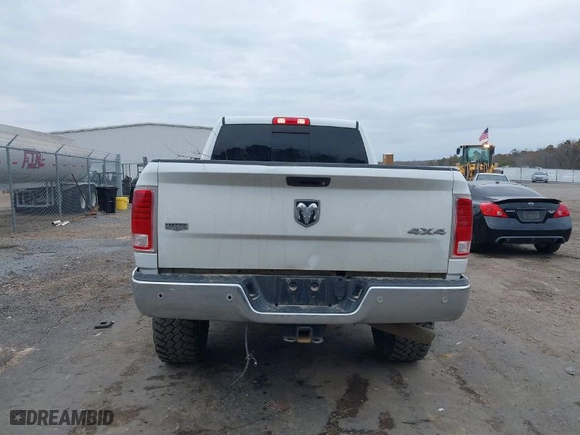 2018 Ram 2500 Laramie with VIN 3C6UR5FL2JG204745, listed as a IAAI auction lot 38568855 with 132,338 mi miles. Bid and sale history available at carsss.com. Image 16.