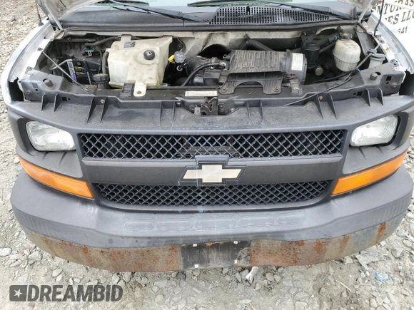 2005 Chevrolet Express Commercial C7L DRW with VIN 1GBJG31U251204341, listed as a Copart auction lot 48927935 with 220,497 mi miles and Salvage Title. Bid and sale history available at carsss.com. Image 12.