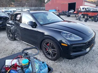 2022 Porsche Cayenne GTS z VIN WP1AG2AYXNDA39046, wystawiony jako Copart lot #72087662 z przebiegiem 5 626 mil mil oraz . Historia ofert i sprzedaży dostępna na DreamBid. Obrazek 4.