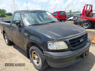 2000 Ford F-150 XL with VIN 1FTZF1724YNB61775, listed as a IAAI auction lot 42580708 with 164,798 mi miles and . Bid and sale history available at DreamBid. Image 1.
