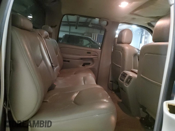 2005 Chevrolet Avalanche Z66 with VIN 3GNEC12Z05G110202, listed as a Copart auction lot 82638824 with 208,621 mi miles and Salvage Title. Bid and sale history available at carsss.com. Image 10.