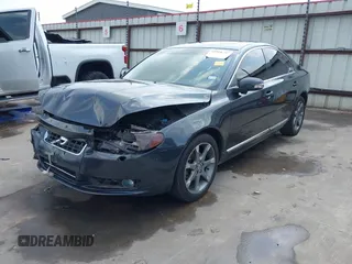 2011 Volvo S80 3.2L with VIN YV1952AS1B1138075, listed as a IAAI auction lot 41918597 with 192,441 mi miles. Bid and sale history available at carsss.com. Image 2.
