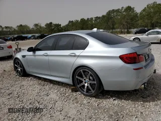 2013 BMW M5 z VIN WBSFV9C53DD096706, wystawiony jako Copart lot #48576395 z przebiegiem 119 538 mil mil oraz Szkoda całkowita • Salvage title. Historia ofert i sprzedaży dostępna na DreamBid. Obrazek 2.