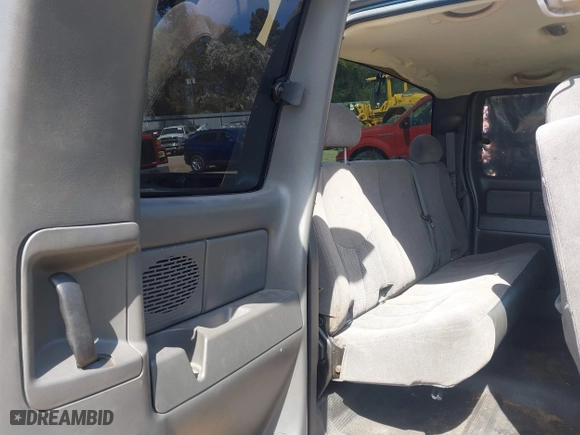 2007 Chevrolet Silverado 1500 Work Truck with VIN 1GCEC19XX7Z151727, listed as a IAAI auction lot 41886136 with 179,715 mi miles. Bid and sale history available at carsss.com. Image 8.