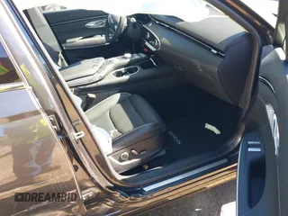 2025 Genesis GV70 2.5T z VIN KMUMADTB3SU178075, wystawiony jako IAAI lot #40492029 z przebiegiem 4 399 mil mil oraz . Historia ofert i sprzedaży dostępna na DreamBid. Obrazek 5.