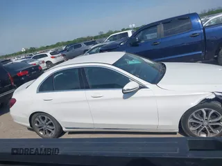 2017 Mercedes-Benz C 300 с VIN 55SWF4JB2HU202317, выставлен на аукционе IAAI как лот 42025218 с пробегом 72 923 миль миль и . История ставок и продаж доступна на DreamBid. Изображение 13.