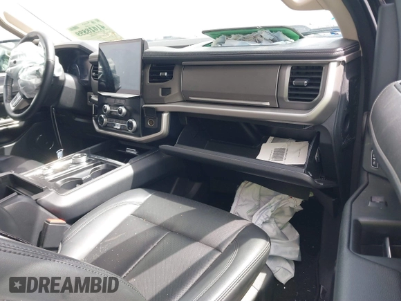 2022 Ford Expedition XLT with VIN 1FMJU1JT9NEA67323, listed as a IAAI auction lot 41716855 with 34,513 mi miles. Bid and sale history available at carsss.com. Image 5.
