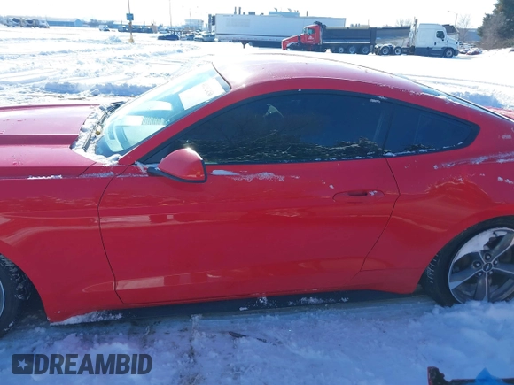 2015 Ford Mustang V6 z VIN 1FA6P8AM4F5314998, wystawiony jako IAAI lot #41292456 z przebiegiem 160 692 mil mil oraz . Historia ofert i sprzedaży dostępna na DreamBid. Obrazek 14.