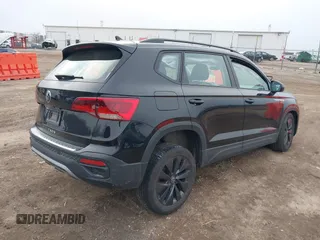 2023 Volkswagen Taos S z VIN 3VVCX7B20PM365688, wystawiony jako IAAI lot #41237975 z przebiegiem 15 401 mil mil oraz . Historia ofert i sprzedaży dostępna na DreamBid. Obrazek 4.